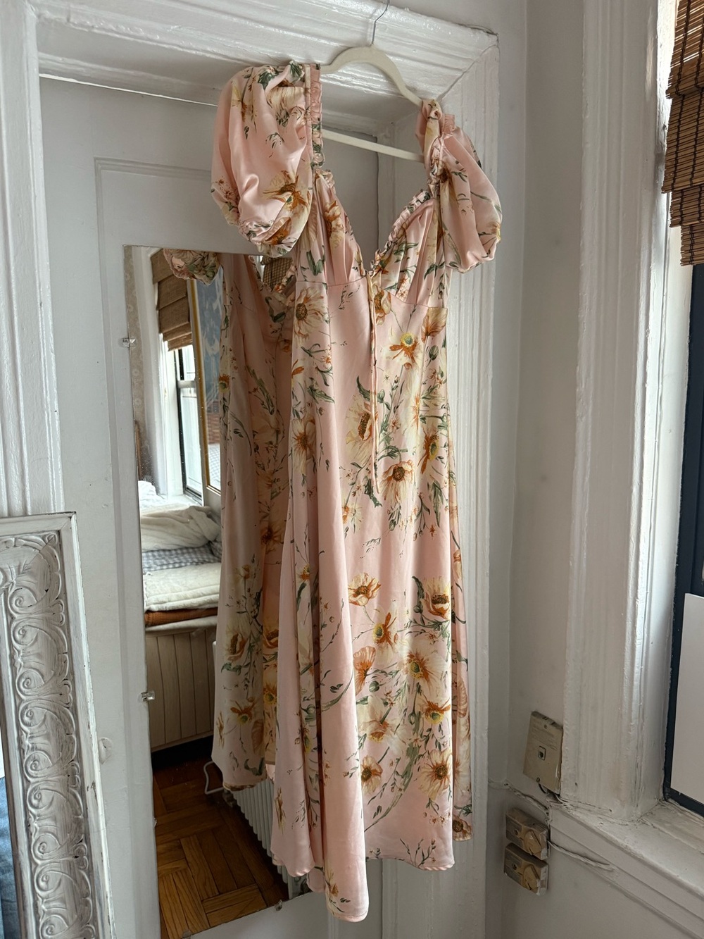 ASTR Blush Pink Floral Puff-Sleeve Midi Dress